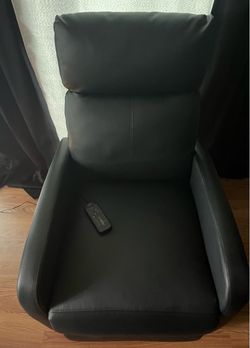 Recliner massage chair