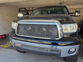 2010 - 2013 Toyota Tundra Grill
