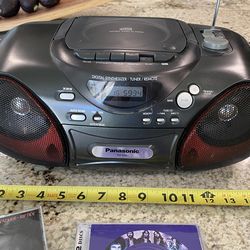 Panasonic CD\TAPE\TUNER Boombox - Nice!