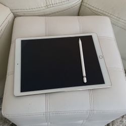 Apple iPad 12.9 32GB and Apple Pen