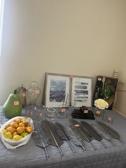 Decorations/ Adornos