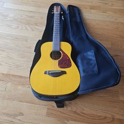 Guitar Yamaha FG-Junior JR1