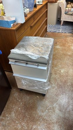 File cabinet on wheels