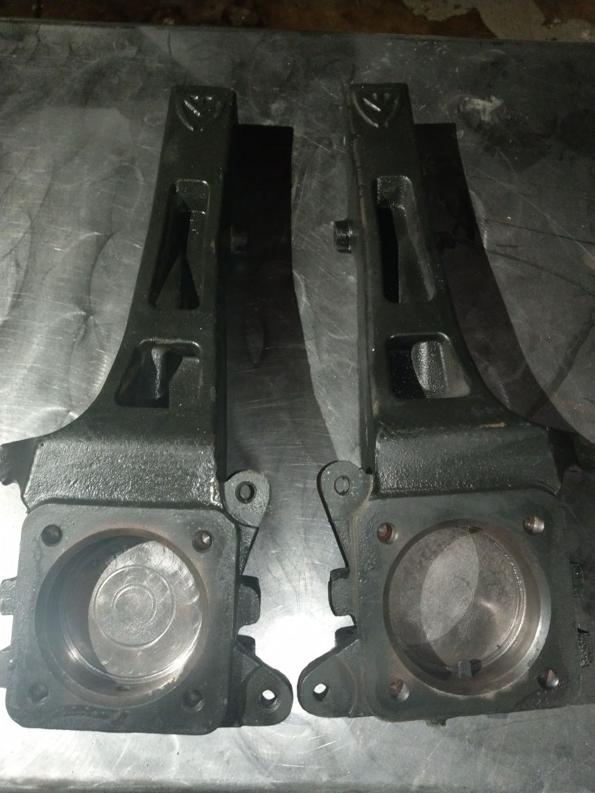 Maxtrac Toyota Tacoma Spindles.