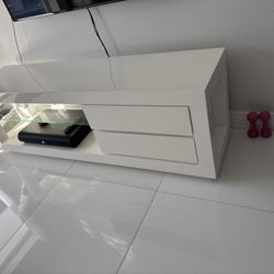 El Dorado Furniture’s TV Stand  & Coffee Table 