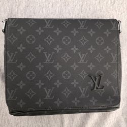 Louis Vuitton PM District Messenger Bag 