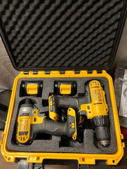 DeWalt 20V MAX Lithium-Ion 2-Tool Cordless Combo Kit