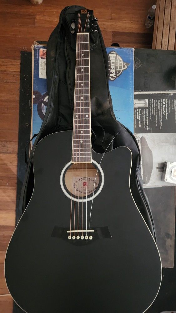 Acoustic Guitar w/ Carry Bag And Accessories