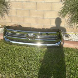 Parrilla Original Toyota Tundra