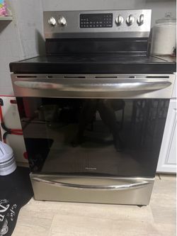 Electric fridgidar stove  or best offer