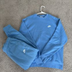 Nike sweatsuit