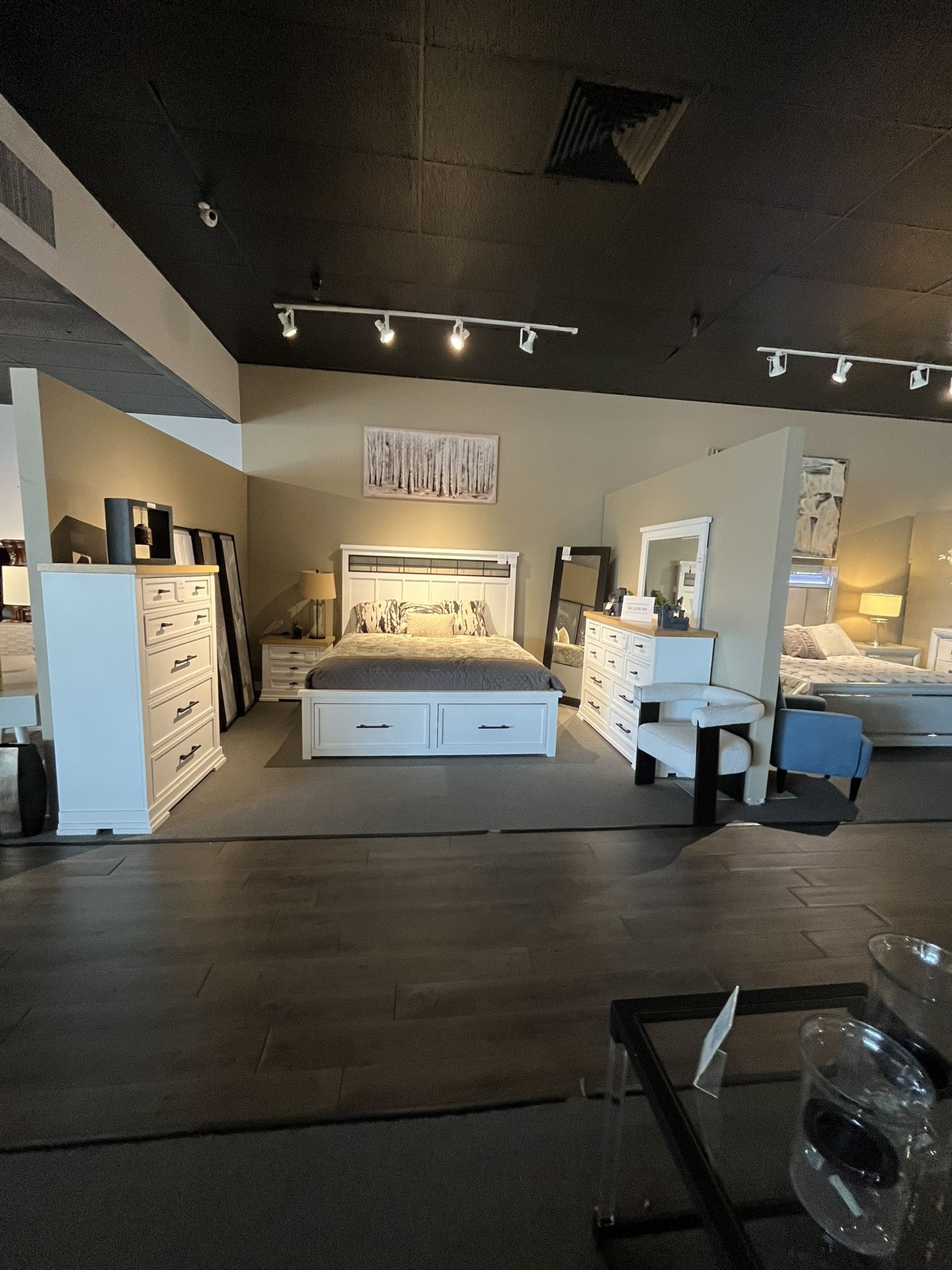 White/Oak 4PC King Bedroom Set