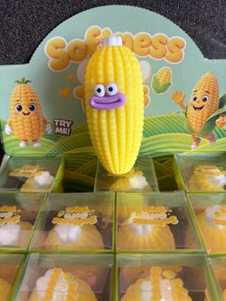 Crunchy corn squishys/ Hablo Español