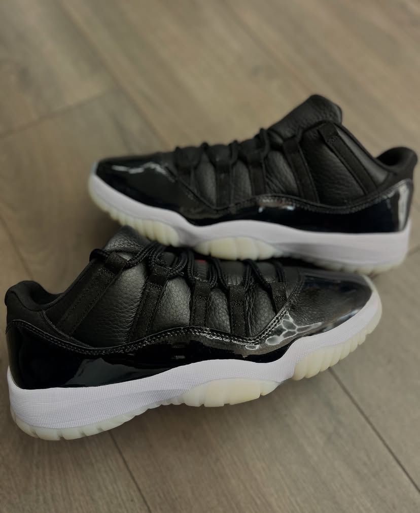 J11 Low 7210