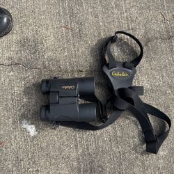 Cabela’s Binoculars With Strap For Easy To Carry 