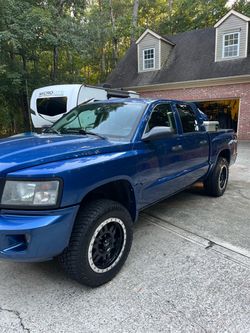 2011 Ram Dakota Bighorn/Lonestar Crew