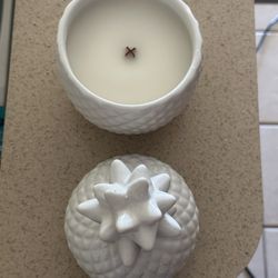 Woodwick Candle In A Pineapple Ceramic Container. 