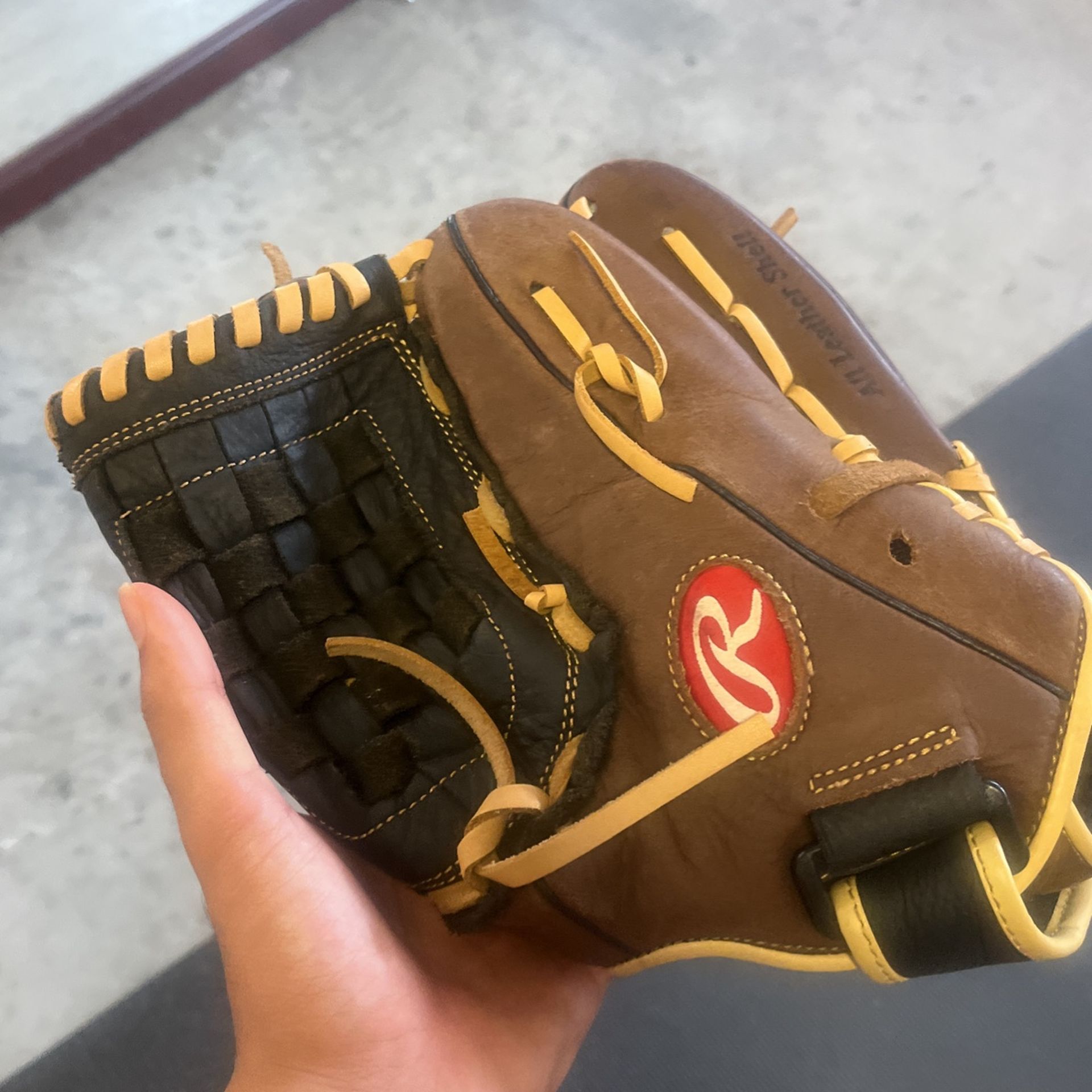 Rawlings Baseball Glove Broken In