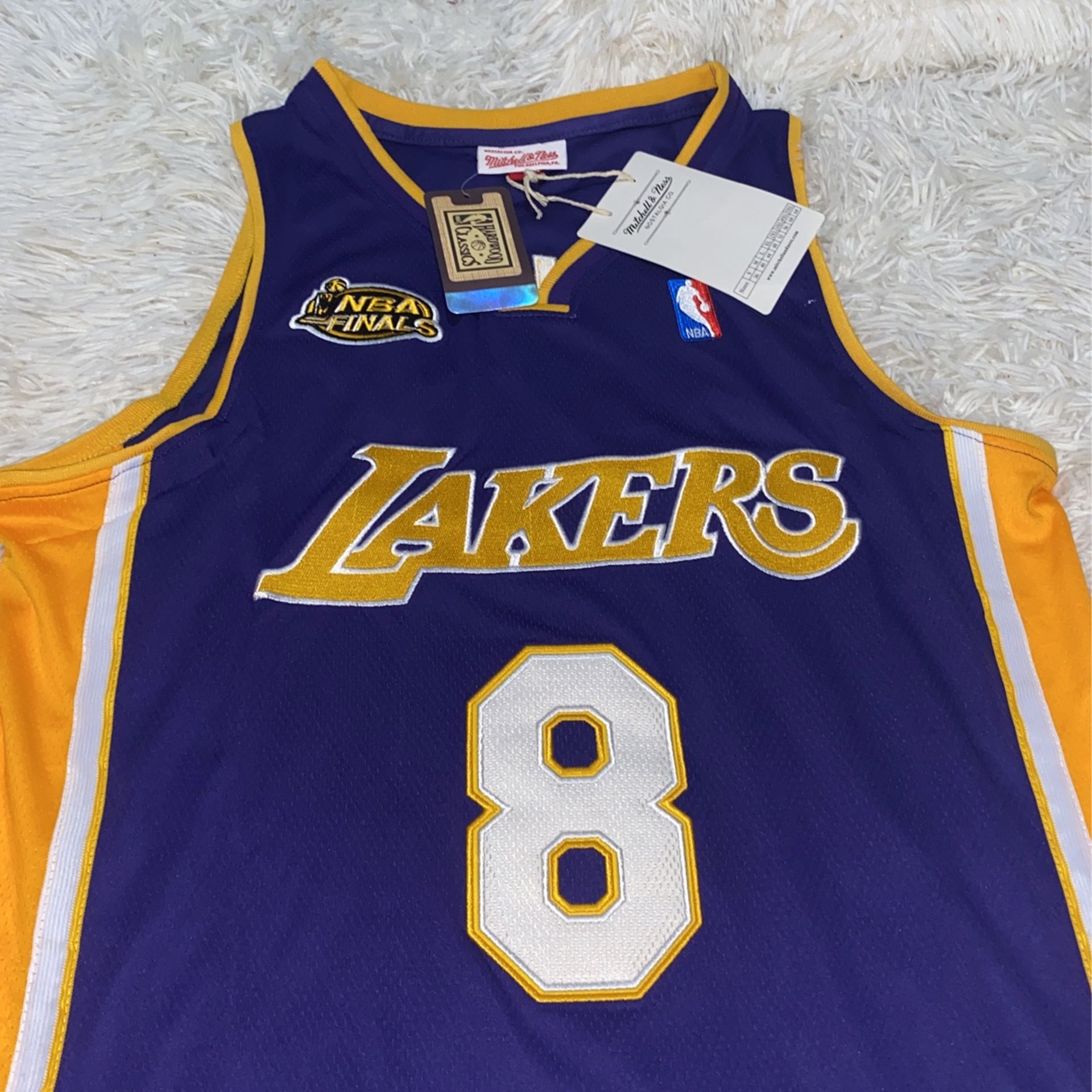 Los Angeles Lakers Basketball Jersey 