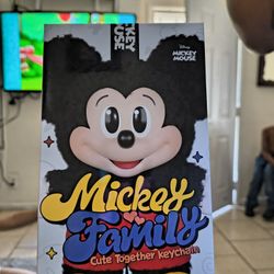Brand NEW POPMART Mickey Family Keychain 