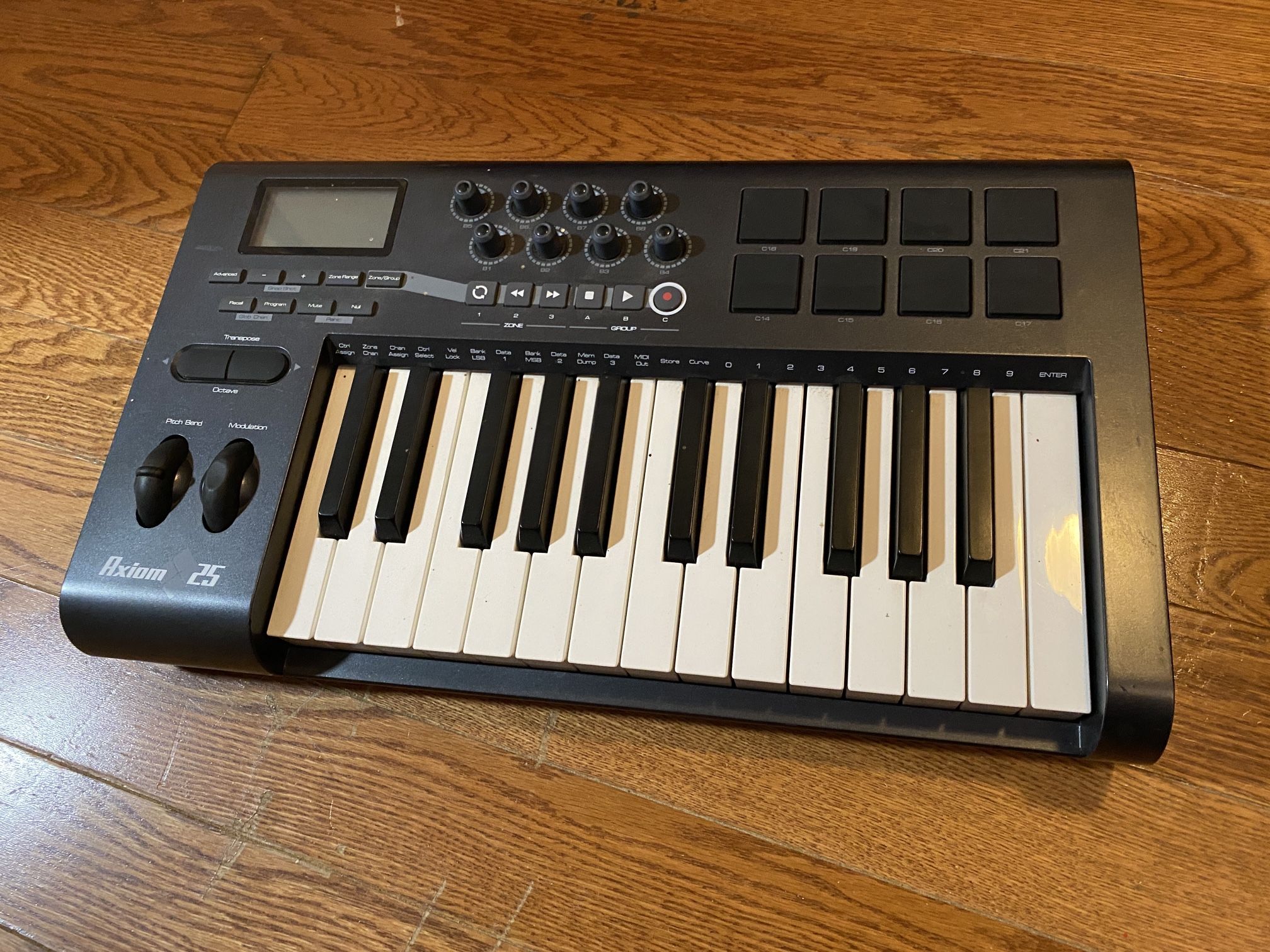 M-Audio Axiom 25 USB MIDI Controller/Keyboard