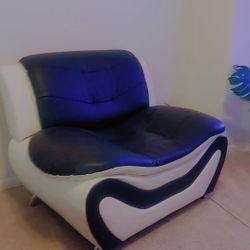 Black/white Faux Leather Single Chair
