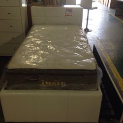 WHITE FAUX LEATHER TWIN/TWIN TRUNDLE BED,GREAT SPACE SAVER