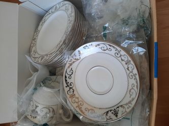 Lenox Autumn Legacy Fine Bone China 22-Piece Dinnerware Set - Platinum Trim - MINT/NEW