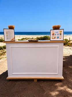 Bar for drinks 🍹 different design all customize. Different sizes depending on your needs.
