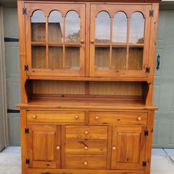 Broyhill Buffet and Lighted Hutch