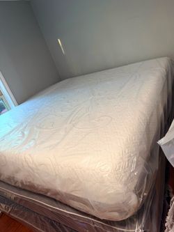 Set king sizes mattress and box spring Serta