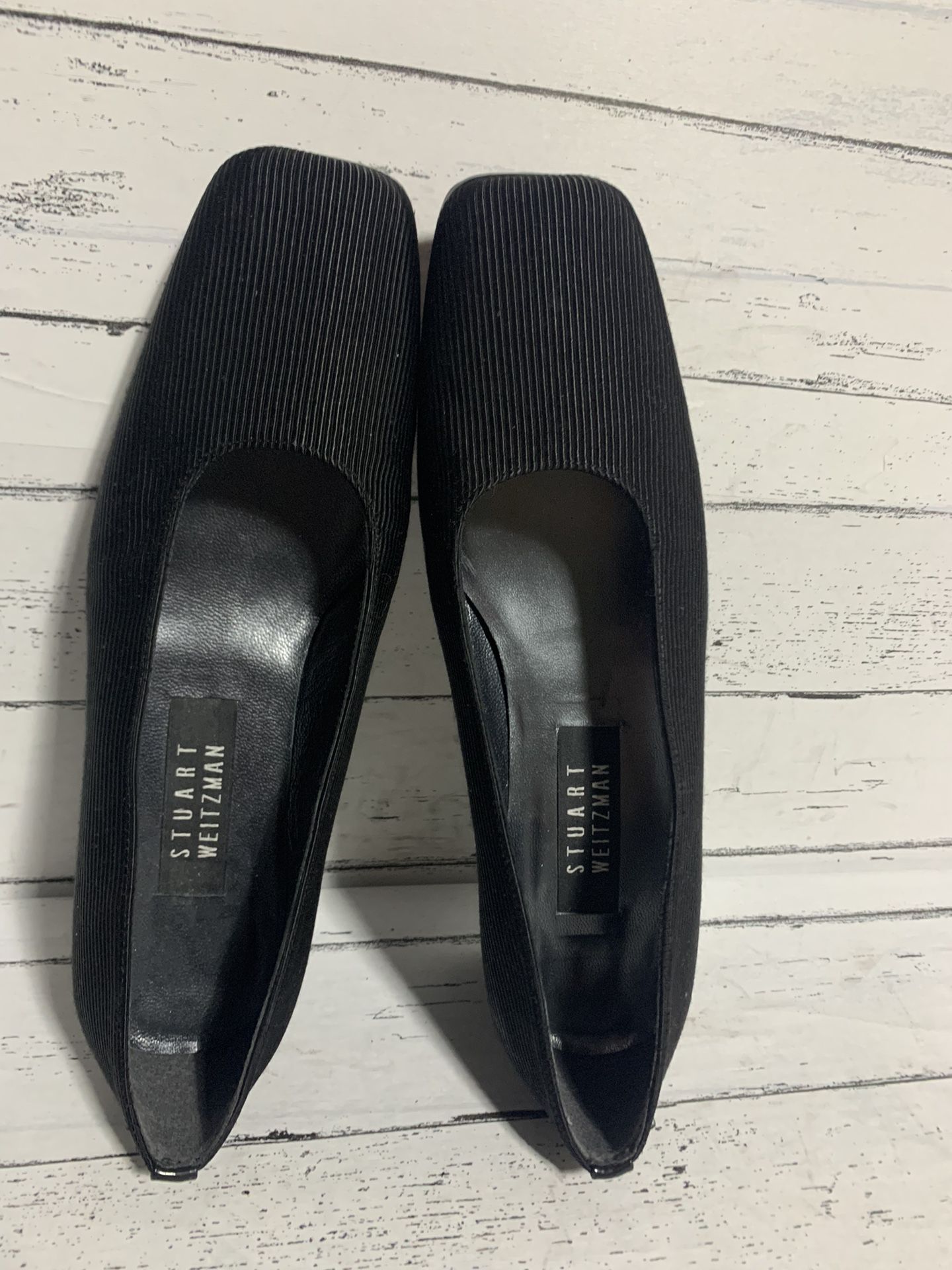 Stuart Weitzman women size 8.5C black pumps leather sole made in Spain shoes