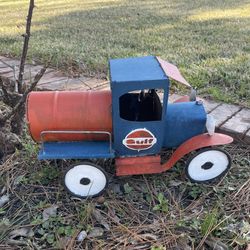 Rustic Metal Garden Decor – Vintage Style