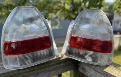 Ek hatch taillight