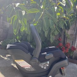 Uppababy Mesa Car seat