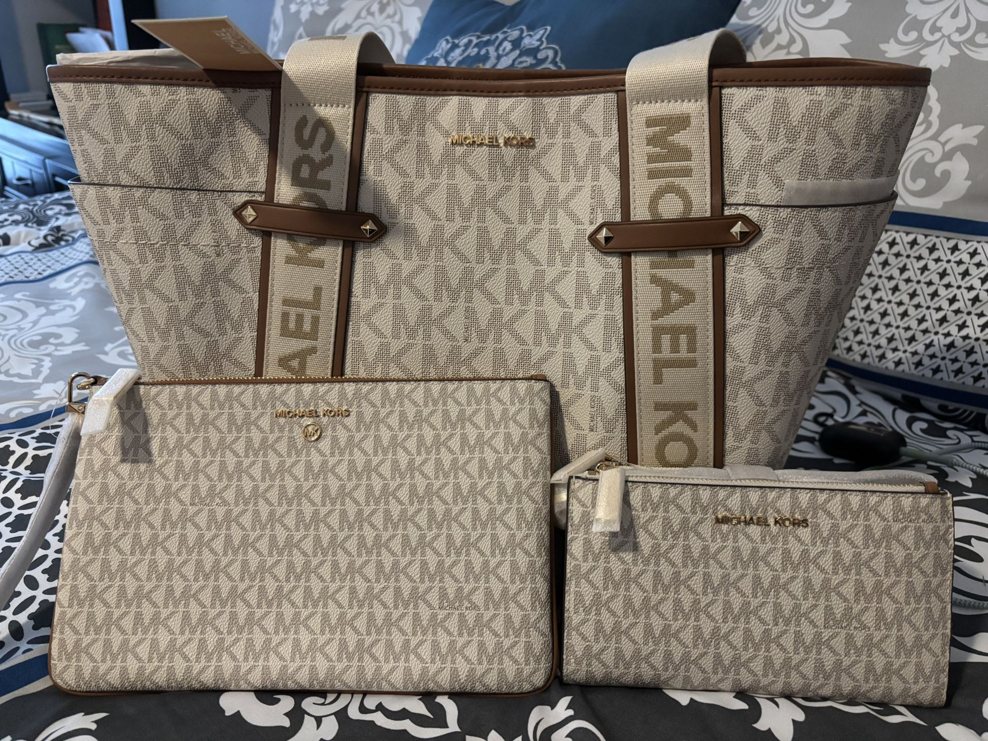 MK Tote w/ Wallets