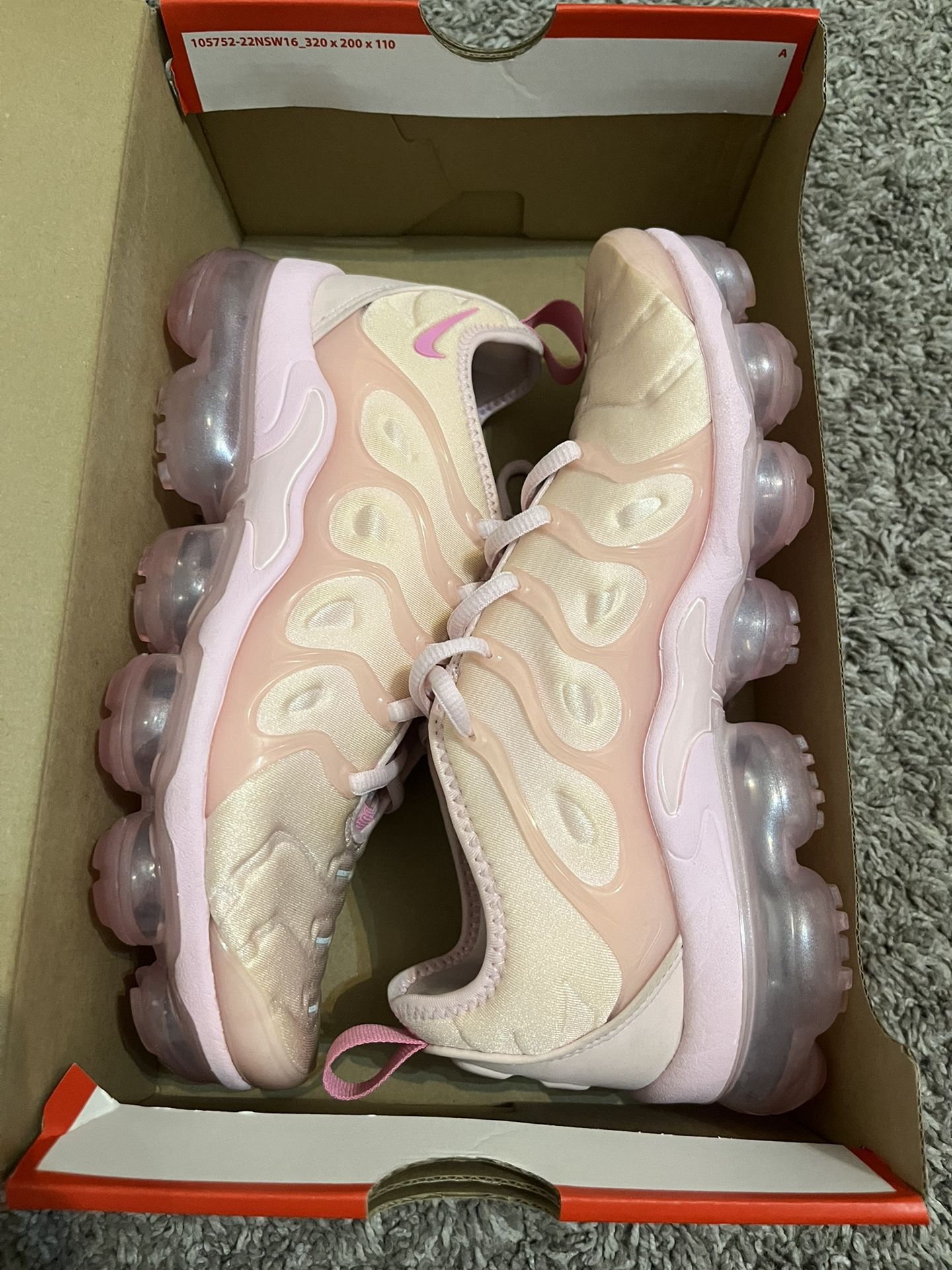 Air VaporMax Plus Size 7.5 Pink