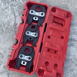 Milwaukee M12 1/2 in. - 1 in. BIP IPS Iron Press Tool Gas Jaw Kit Force Logic ProPress Tool  $699