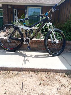 FreeRide downhill dirt jumper all mountain mountain bike