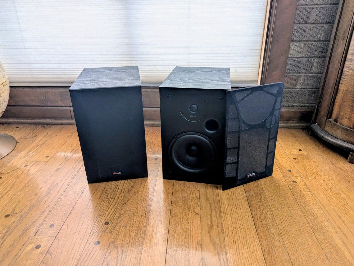 Polk Audio R20 Bookshelf Speakers