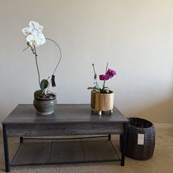 Mesa con cajonera