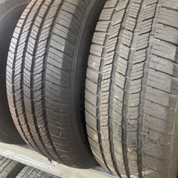 245/70/17 Michelin Pair 80$