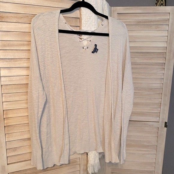 American Eagle Outfitters creme off white long sleeve Cardigan Top long sleeve shirt women's XXS