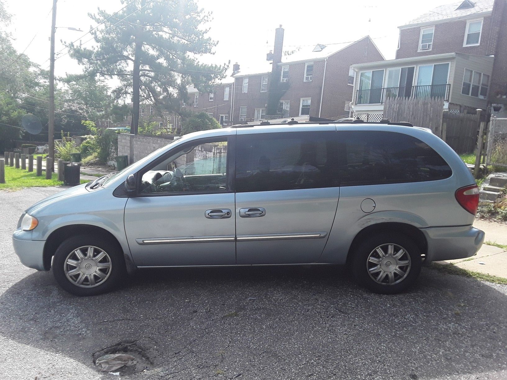2005 Chrysler Town & Country