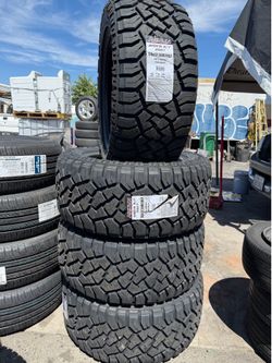 LT 33/12,50/R20 marca ARISUN R/T las 4 llantas nuevas instaladas y balanceadas