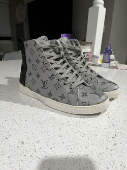 Louis Vuitton Men's Black Beverly Hills Sneakers Sz 9 for Sale in  Scottsdale, AZ - OfferUp