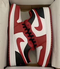 Jordan 1 Low  Bulls Size 9.5  