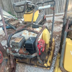Plate tamper
