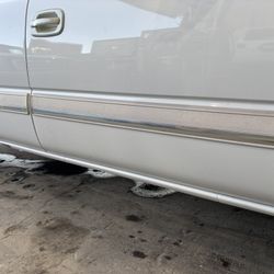 04 Silverado Side Molds Door Bumpers