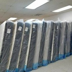 New Pillow Top Mattress set in Plastic!!!